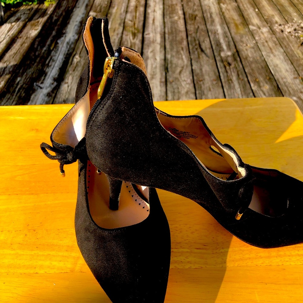 Adrienne Vittadini Black Heels with Gold Accents